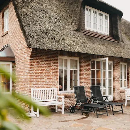 Ferienhaus Hiidhüüs Unter Reet Mit Sauna Wenningstedt-Braderup