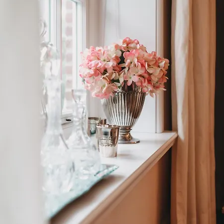 Hiidhüüs Unter Reet Mit Sauna Ferienhaus